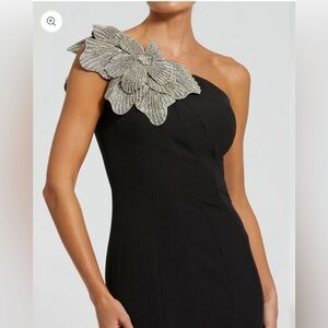 MAC DUGGAL: Black Crepe One Shoulder Gown With Flower
